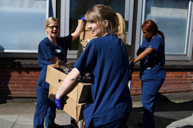 Image for 700,000 people sign up to the NHS coronavirus volunteer army